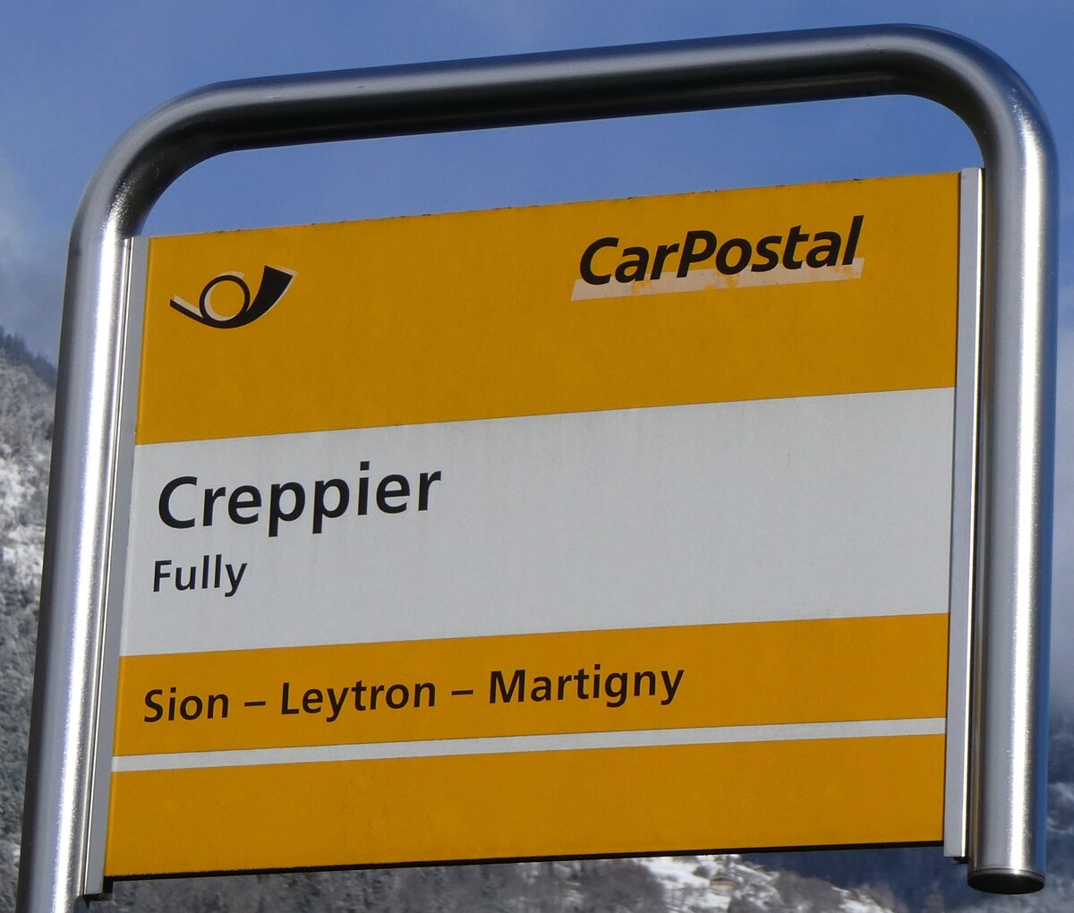 (270'039) - PostAuto-Haltestellenschild - Fully, Creppier - am 20. Dezember 2024