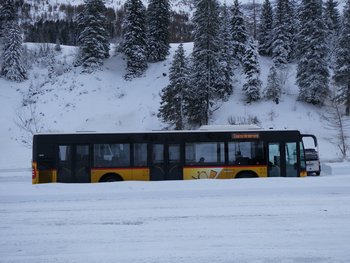 (270'074) - PostAuto Bern - BE 610'539/PID 5270 - Mercedes (ex BE 700'281; ex Schmocker, Stechelberg Nr. 2) am 21. Dezember 2024 in Col du Pillon, Glacier 3000 (Teilaufnahme)