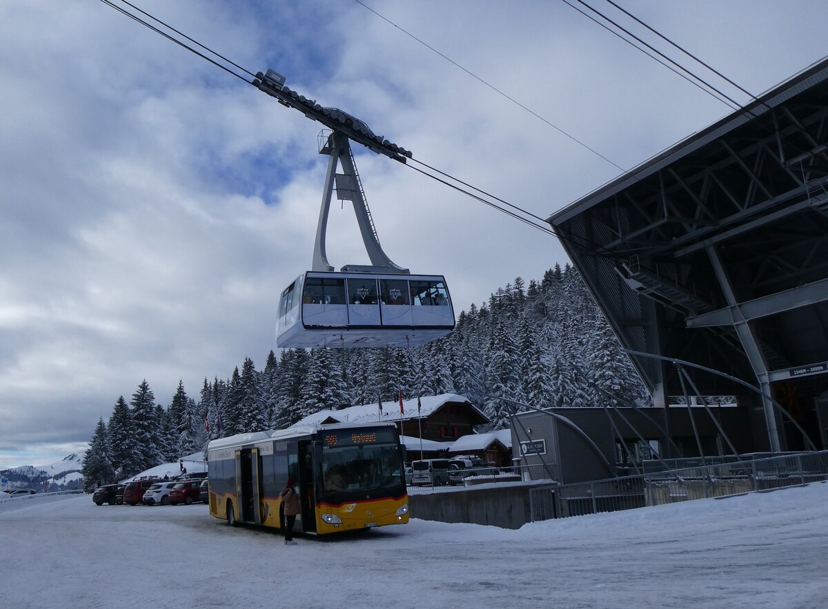 (270'086) - Luftseilbahn - Glacier 3000 - am 21. Dezember 2024 auf dem Col du Pillon