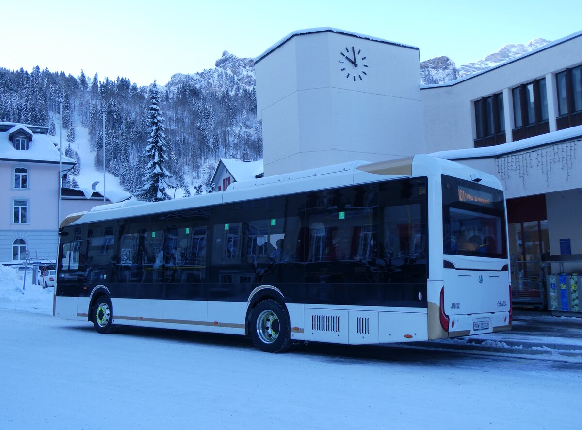 (270'174) - EAB Engelberg - Nr. 8/OW 15'231 - eYES-EU am 25. Dezember 2024 beim Bahnhof Engelberg