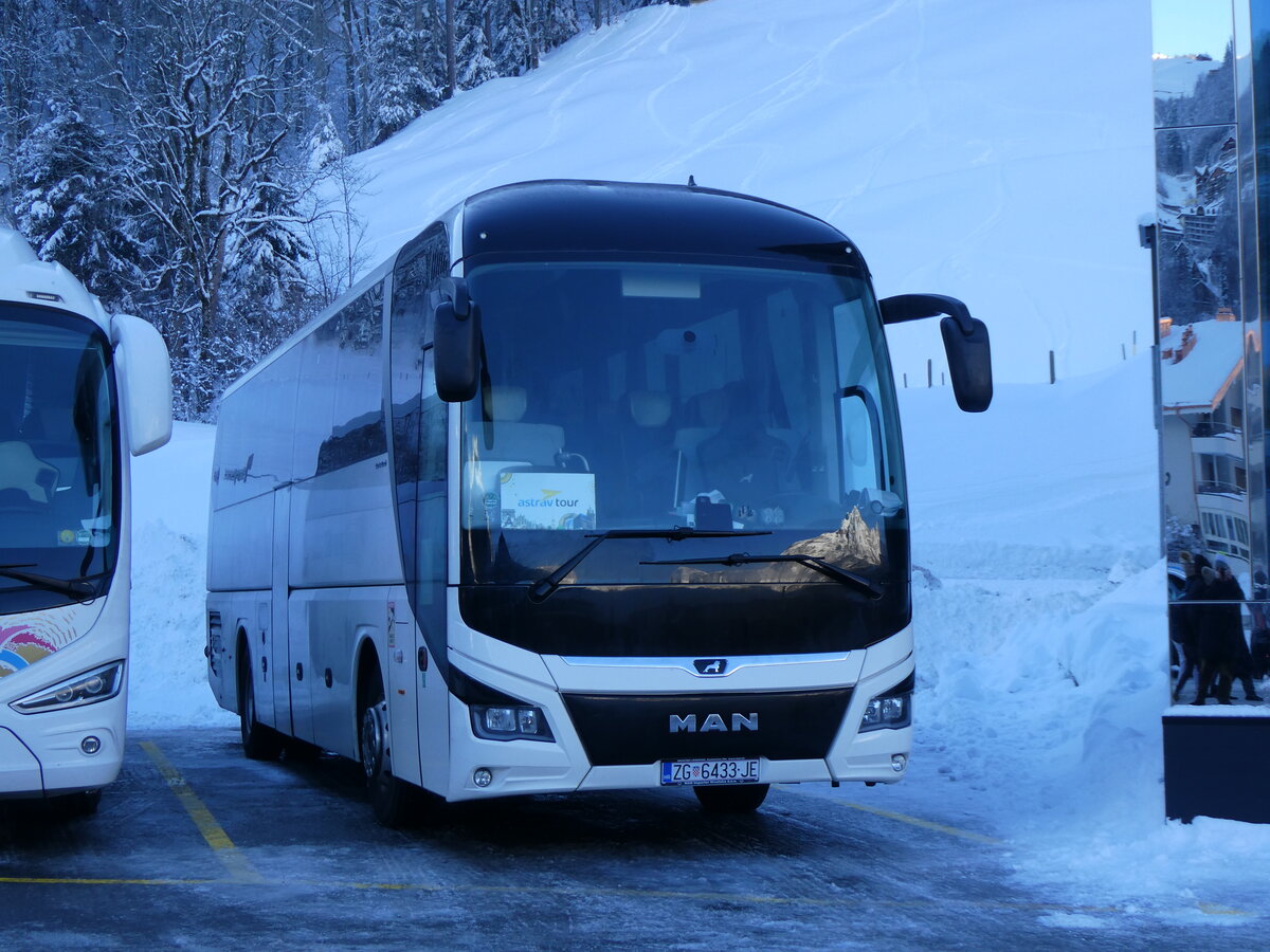 (270'182) - Aus Kroatien: ??? - ZG 6433-JE - MAN am 25. Dezember 2024 in Engelberg, Talstation Titlis