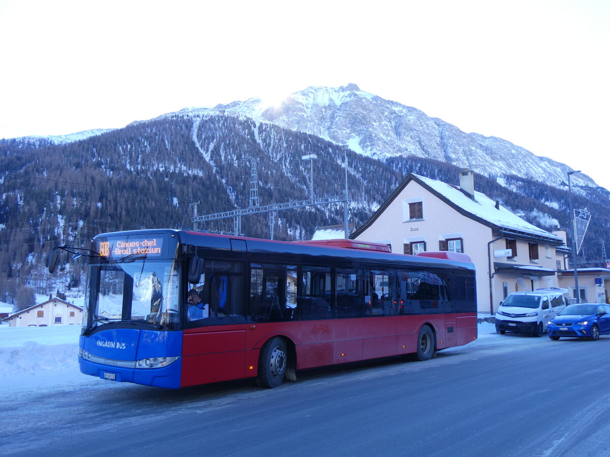 (270'262) - Engadin Bus, St. Moritz - Nr. 118/GR 100'118 - Solaris (ex AFA Adelboden Nr. 30) am 27. Dezember 2024 beim Bahnhof Zuoz