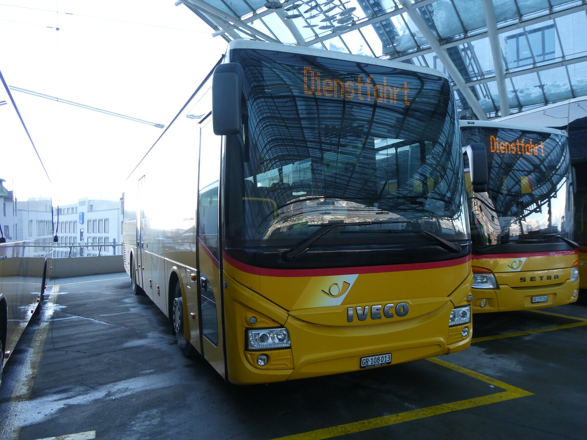 (270'292) - TpM, Mesocco - Nr. 13/GR 108'013/PID 10'737 - Iveco am 27. Dezember 2024 in Chur, Postautostation