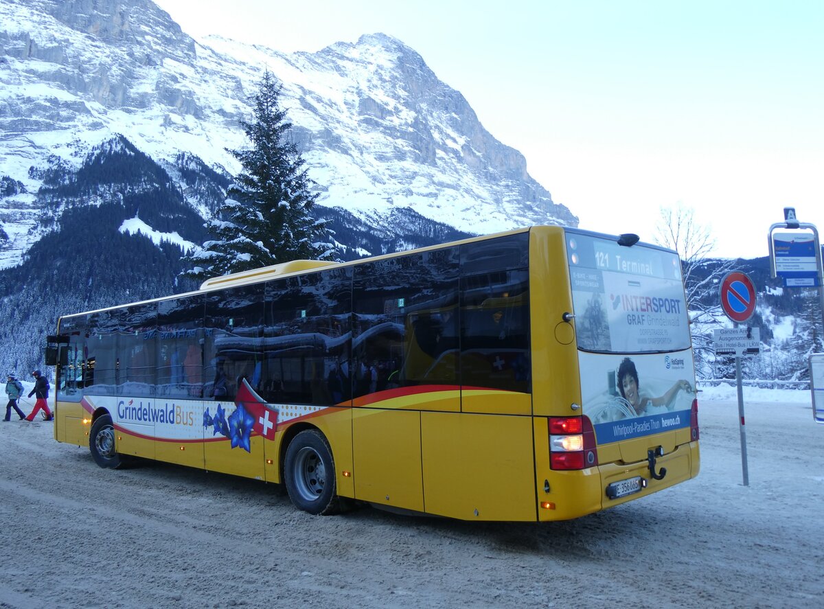 (270'327) - GrindelwaldBus, Grindelwald - Nr. 12/BE 356'085 - MAN am 29. Dezember 2024 beim Bahnhof Grindelwald