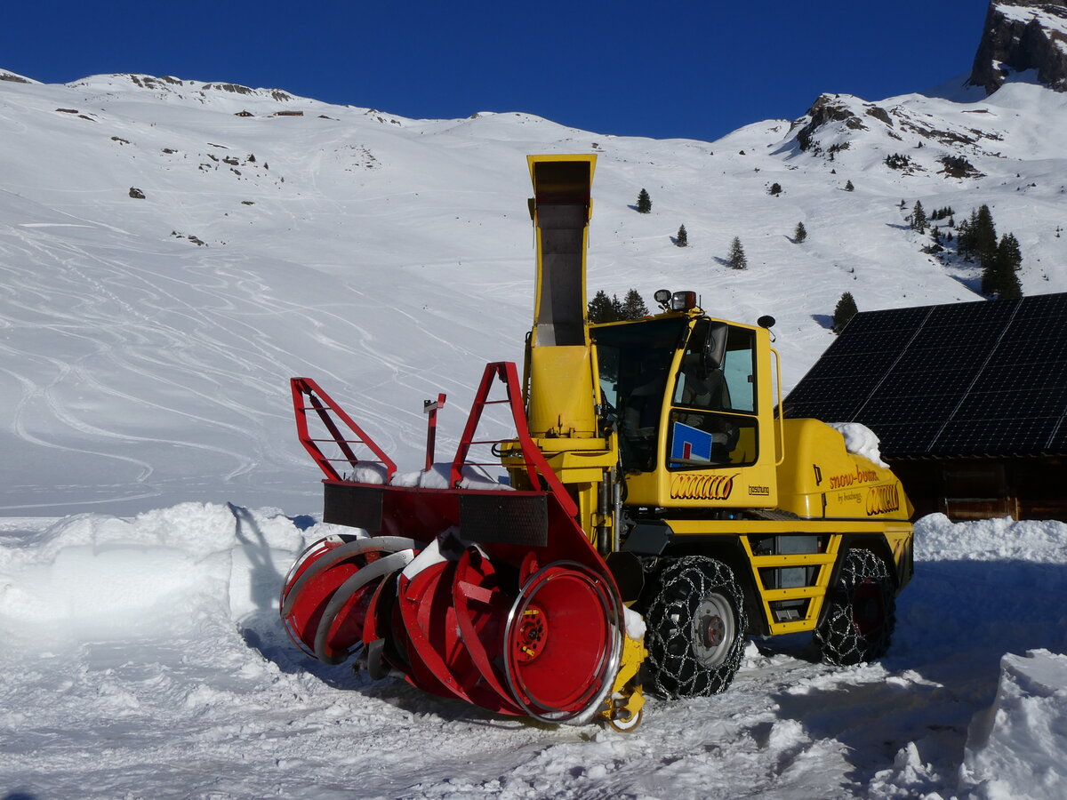 (270'344) - GrindelwaldBus, Grindelwald - BE 508 - Boschung Schneeschleuder am 29. Dezember 2024 auf der Bussalp