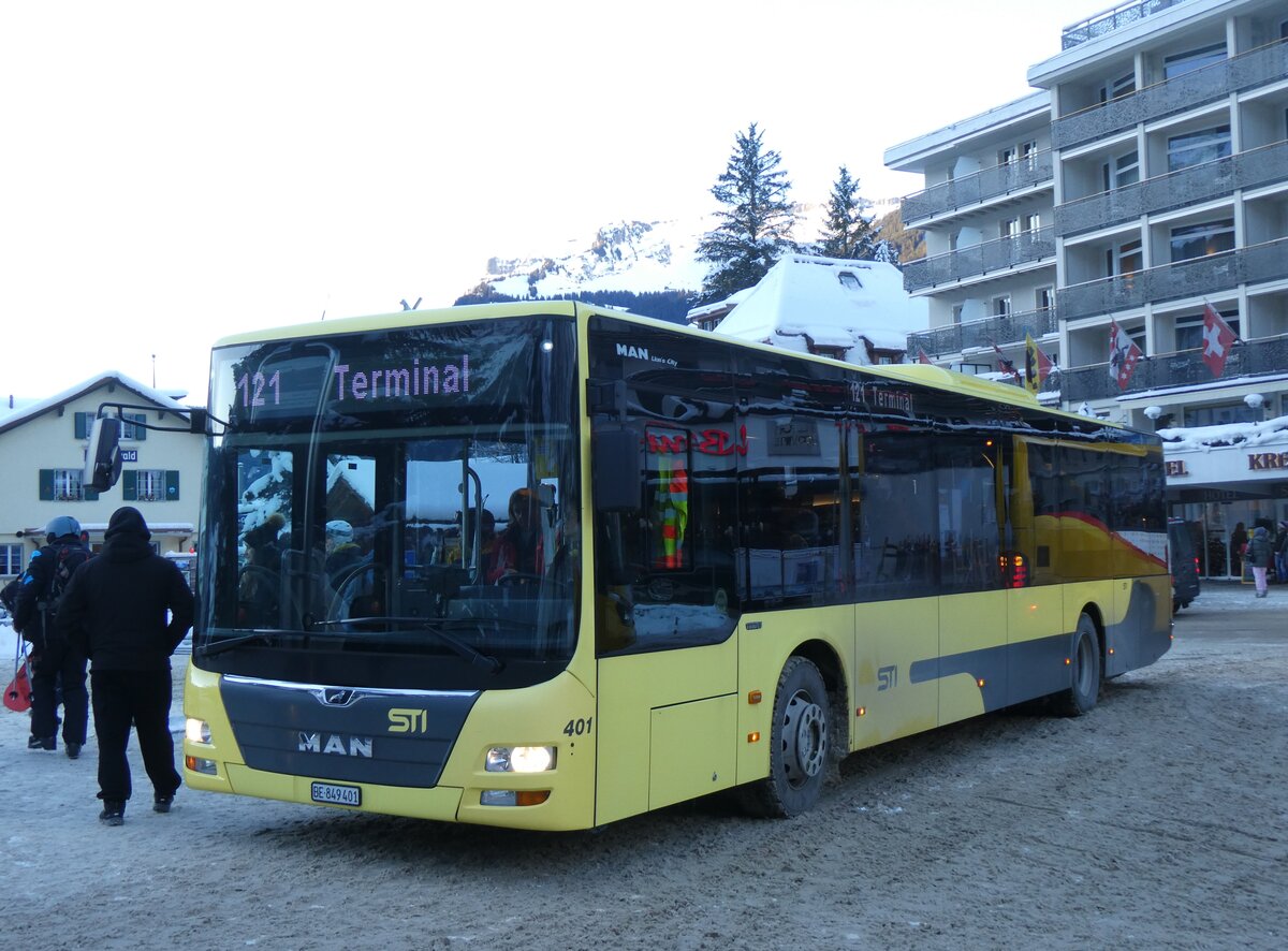 (270'394) - STI Thun - Nr. 401/BE 849'401 - MAN am 29. Dezember 2024 beim Bahnhof Grindelwald