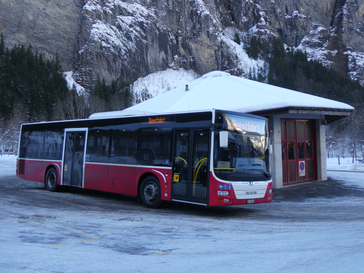 (270'444) - PostAuto Bern - BE 90'275/PID 12'337 - MAN (ex Dr. Richard, A-Wien Nr. 1413) am 30. Dezember 2024 in Stechelberg, Hotel