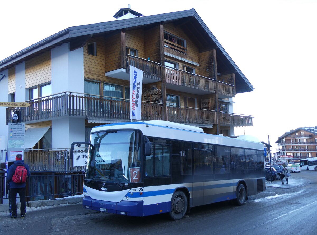 (270'490) - Lathion, Sion - Nr. 25/VS 404'042 - Scania/Hess (ex AHW Horgen; ex ZVB Zug Nr. 140) am 1. Januar 2025 in Haute-Nendaz, Tlcabine