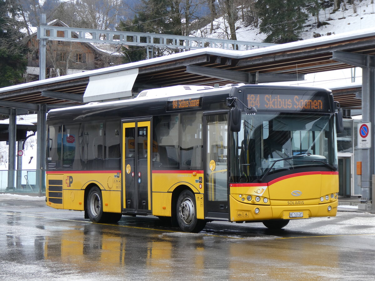 (270'715) - PostAuto Bern - Nr. 11'113/BE 745'481/PID 11'113 - Solaris (ex Nr. 481) am 6. Januar 2025 beim Bahnhof Gstaad