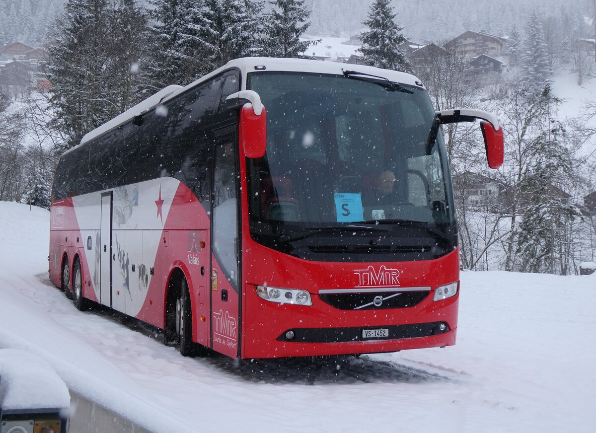 (271'053) - TMR Martigny - Nr. 1/VS 1452 - Volvo am 11. Januar 2025 in Adelboden, ASB