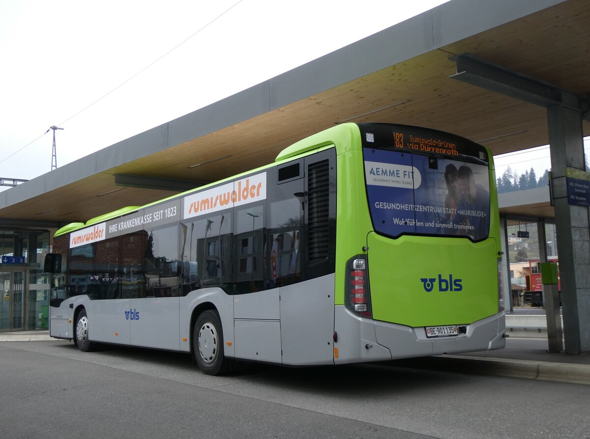 (271'220) - Busland, Burgdorf - Nr. 135/BE 901'135 - Mercedes am 17. Januar 2025 beim Bahnhof Huttwil