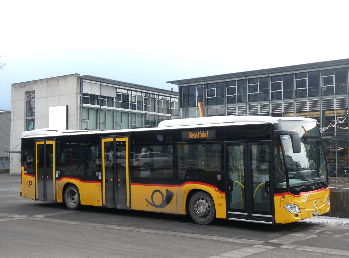 (271'239) - PostAuto Bern - BE 610'541/PID 11'685 - Mercedes am 18. Januar 2025 beim Bahnhof Interlaken Ost