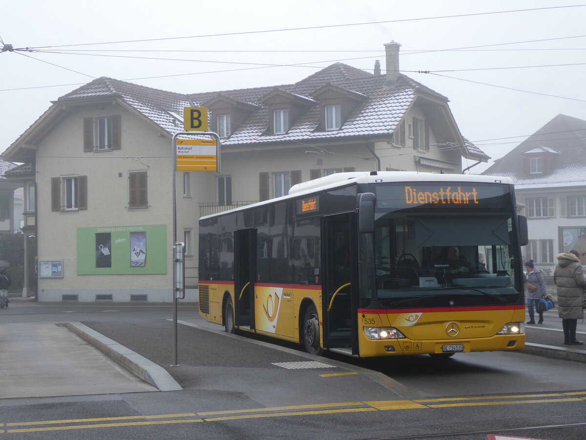 (271'382) - PostAuto Bern - Nr. 535/BE 734'535/PID 5418 - Mercedes am 21. Januar 2025 beim Bahnhof Worb Dorf