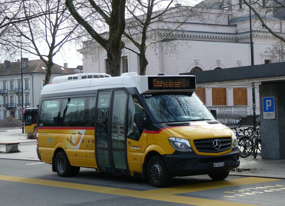 (271'611) - CarPostal Ouest - VD 538'136/PID 11'030 - Mercedes (ex AVJ Les Bioux) am 1. Februar 2025 beim Bahnhof Yverdon