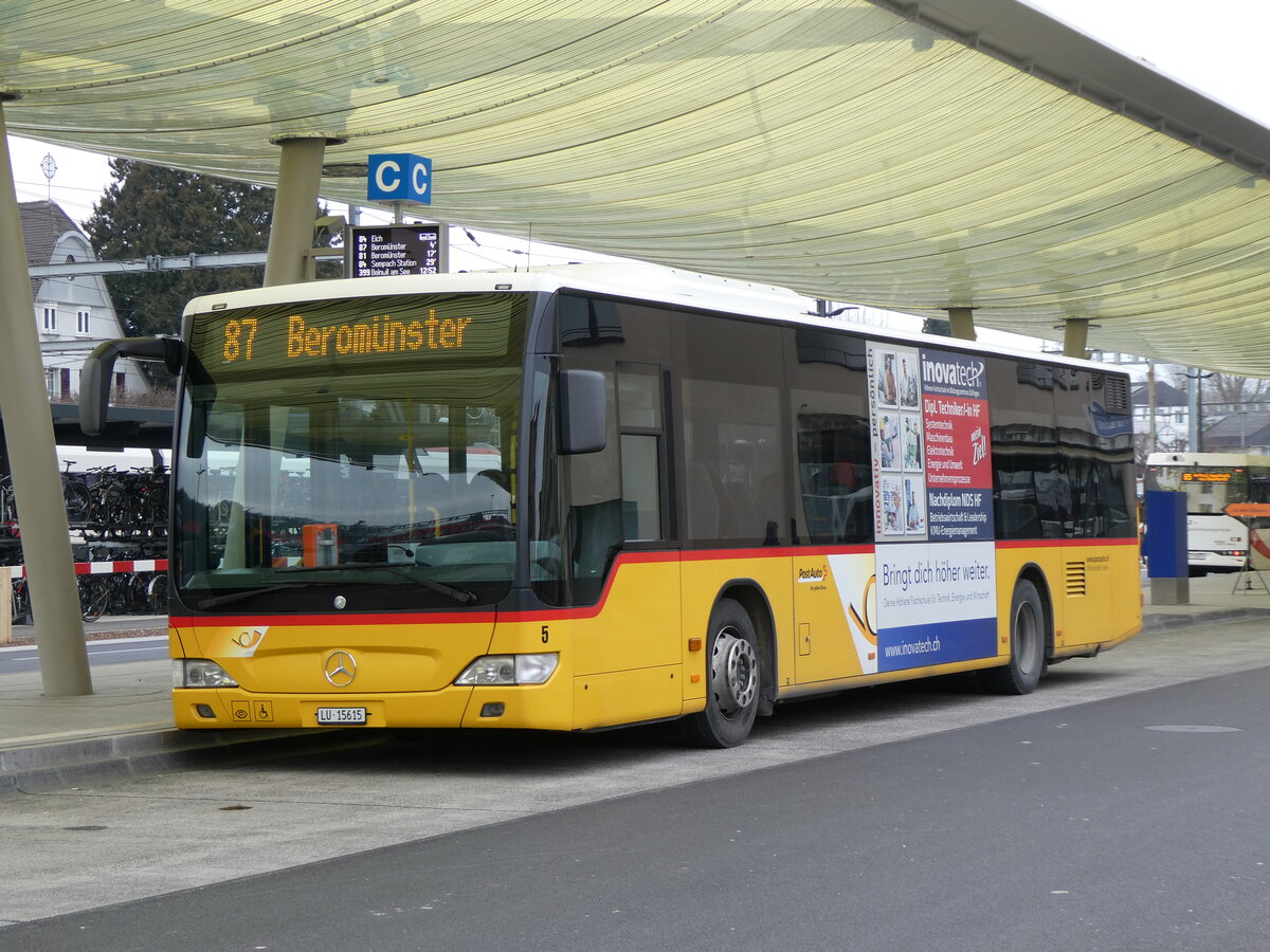 (271'688) - SB Trans, Sursee - Nr. 5/LU 15'615/PID 5553 - Mercedes am 7. Februar 2025 beim Bahnhof Sursee