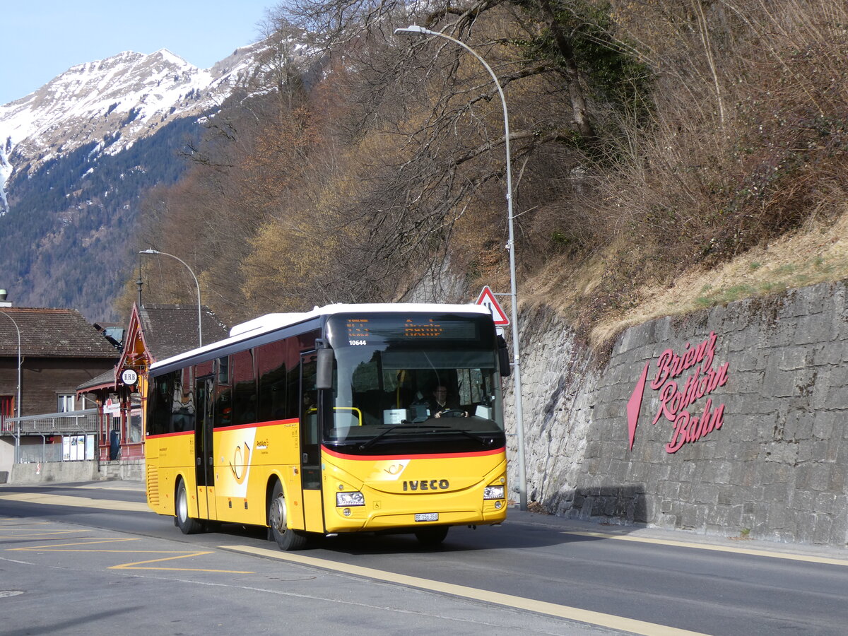 (272'280) - Flck, Brienz - Nr. 9/BE 156'358/PID 10'644 - Iveco am 21. Februar 2025 beim Bahnhof Brienz