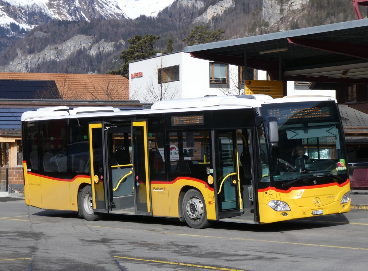 (272'287) - Flck, Brienz - Nr. 23/BE 868'723/PID 11'528 - Mercedes am 21. Februar 2025 in Meiringen, Postautostation