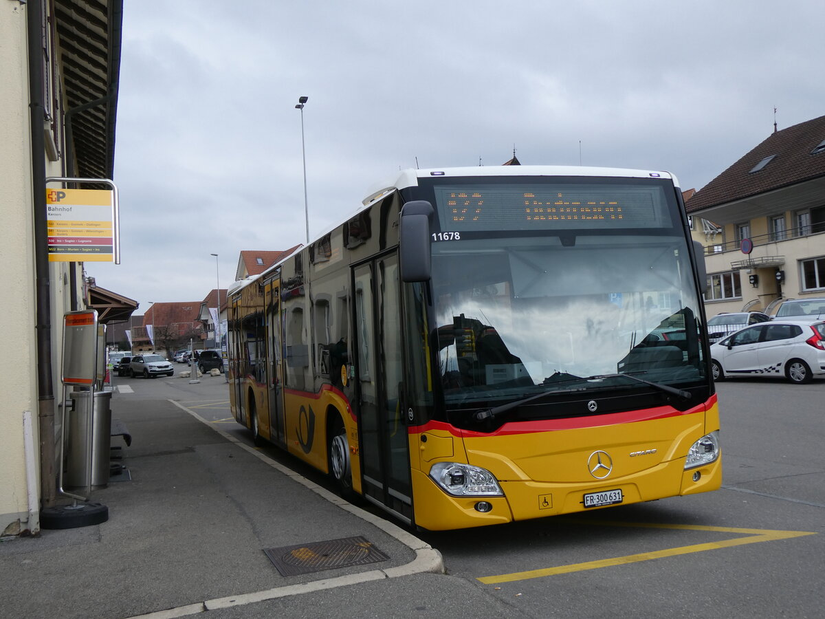 (272'561) - Wieland, Murten - Nr. 125/FR 300'631/PID 11'678 - Mercedes am 1. Mrz 2025 beim Bahnhof Kerzers