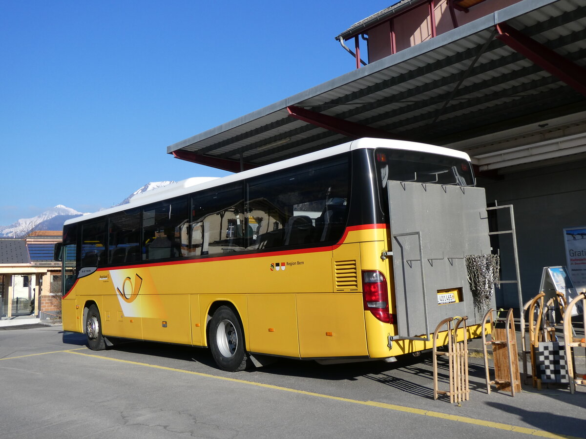 (272'571) - PostAuto Bern - BE 401'465/PID 4715 - Setra (ex AVG Meiringen Nr. 65) am 2. Mrz 2025 in Meiringen, Postautostation