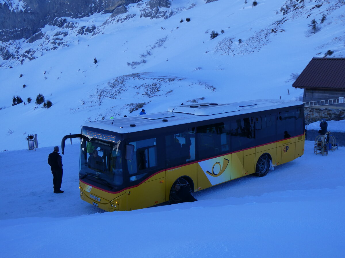 (272'577) - Flck, Brienz - Nr. 26/BE 868'726/PID 11'668 - Iveco am 2. Mrz 2025 auf der Grossen Scheidegg