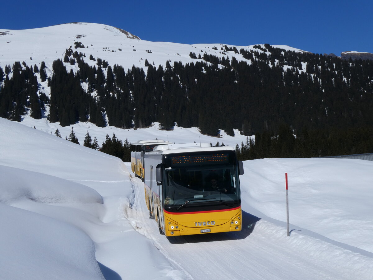 (272'588) - Flck, Brienz - Nr. 27/BE 868'727/PID 11'669 - Iveco am 2. Mrz 2025 bei der Grossen Scheidegg