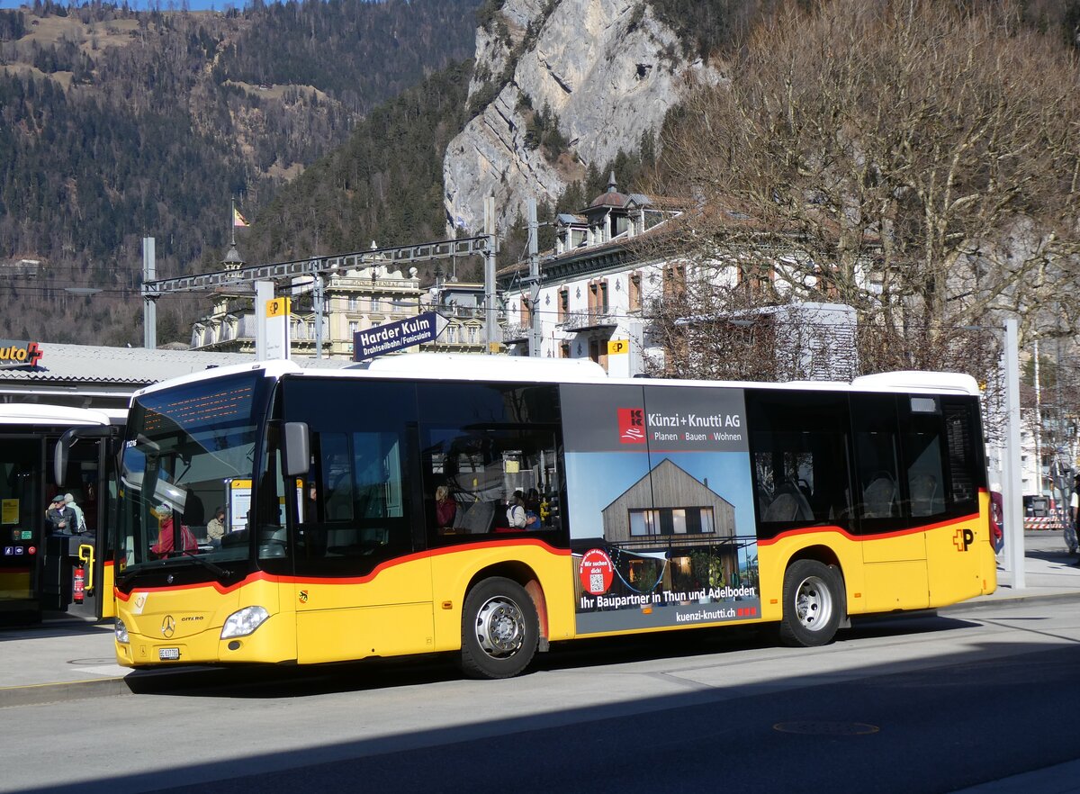 (272'664) - PostAuto Bern - BE 637'781/PID 11'216 - Mercedes am 7. Mrz 2025 beim Bahnhof Interlaken West