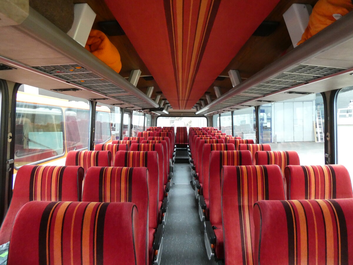 (272'997) - Keller, Niederwil - Nr. 4/SG 52'102 - Saurer/R&J (ex Keller, Hottwil Nr. 5/PID 1270; ex P 25'303; ex P 25'354) am 15. Mrz 2025 in Derendingen, Enter (Innenaufnahme)