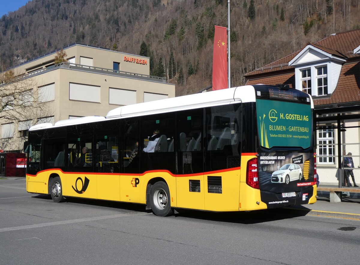 (273'054) - PostAuto Bern - BE 610'533/PID 11'684 - Mercedes am 18. Mrz 2025 beim Bahnhof Interlaken Ost