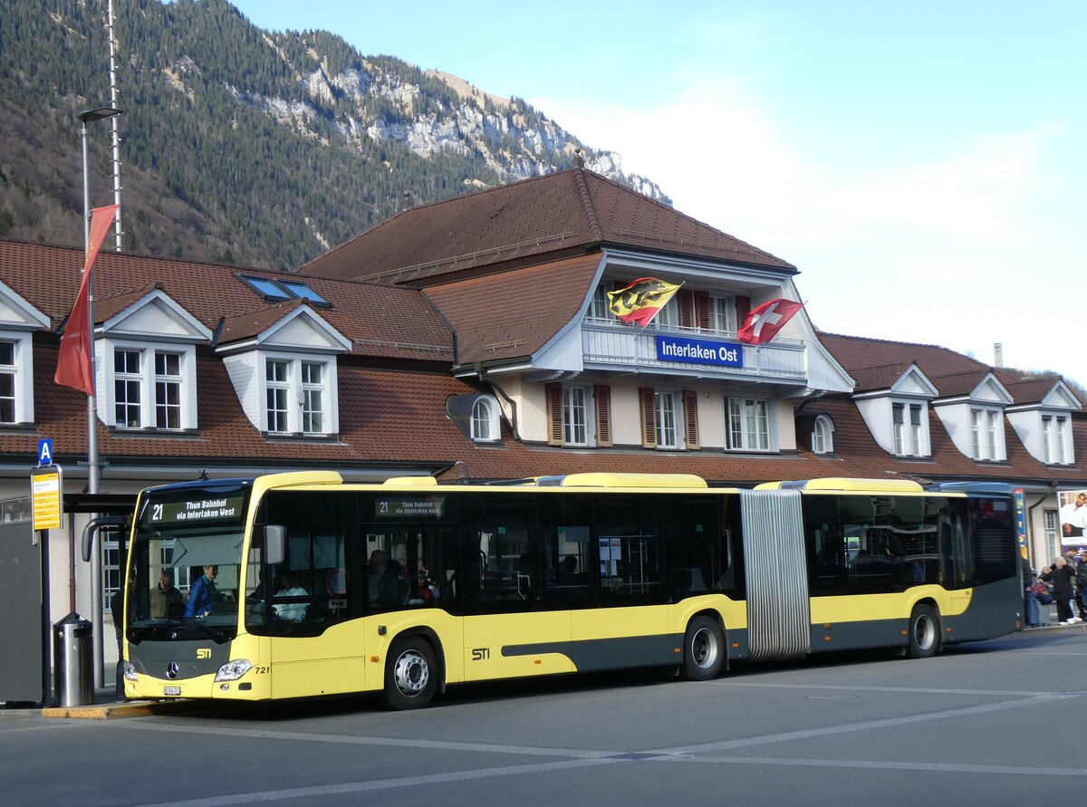 (273'135) - STI Thun - Nr. 721/BE 904'721 - Mercedes am 22. Mrz 2025 beim Bahnhof Interlaken Ost