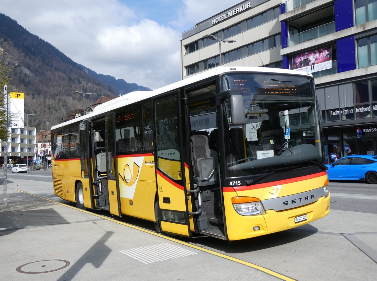 (273'309) - PostAuto Bern - BE 401'465/PID 4715 - Setra (ex AVG Meiringen Nr. 65) am 28. Mrz 2025 beim Bahnhof Interlaken West