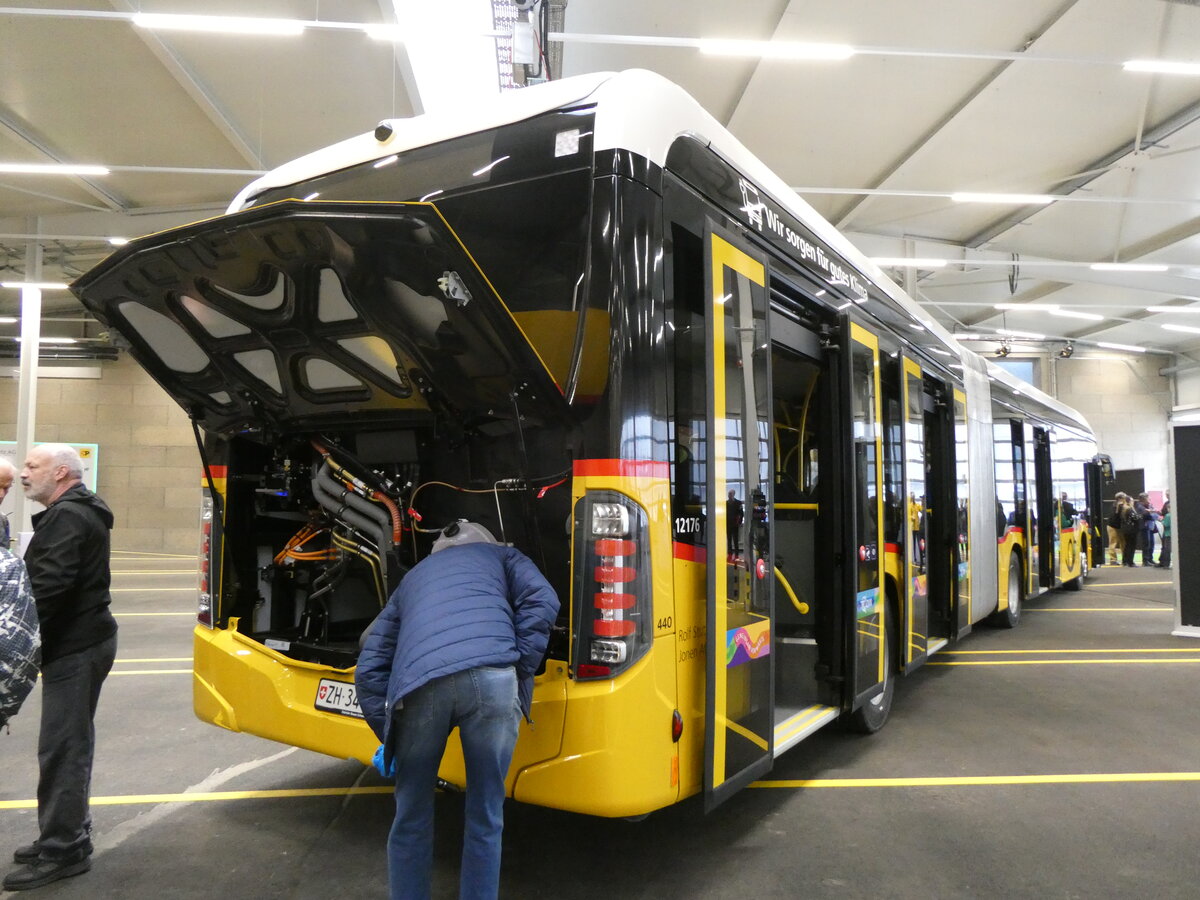 (273'340) - Stutz, Jonen - Nr. 440/ZH 340'767/PID 12'176 - eMercedes am 29. Mrz 2025 in Affoltern, Garage