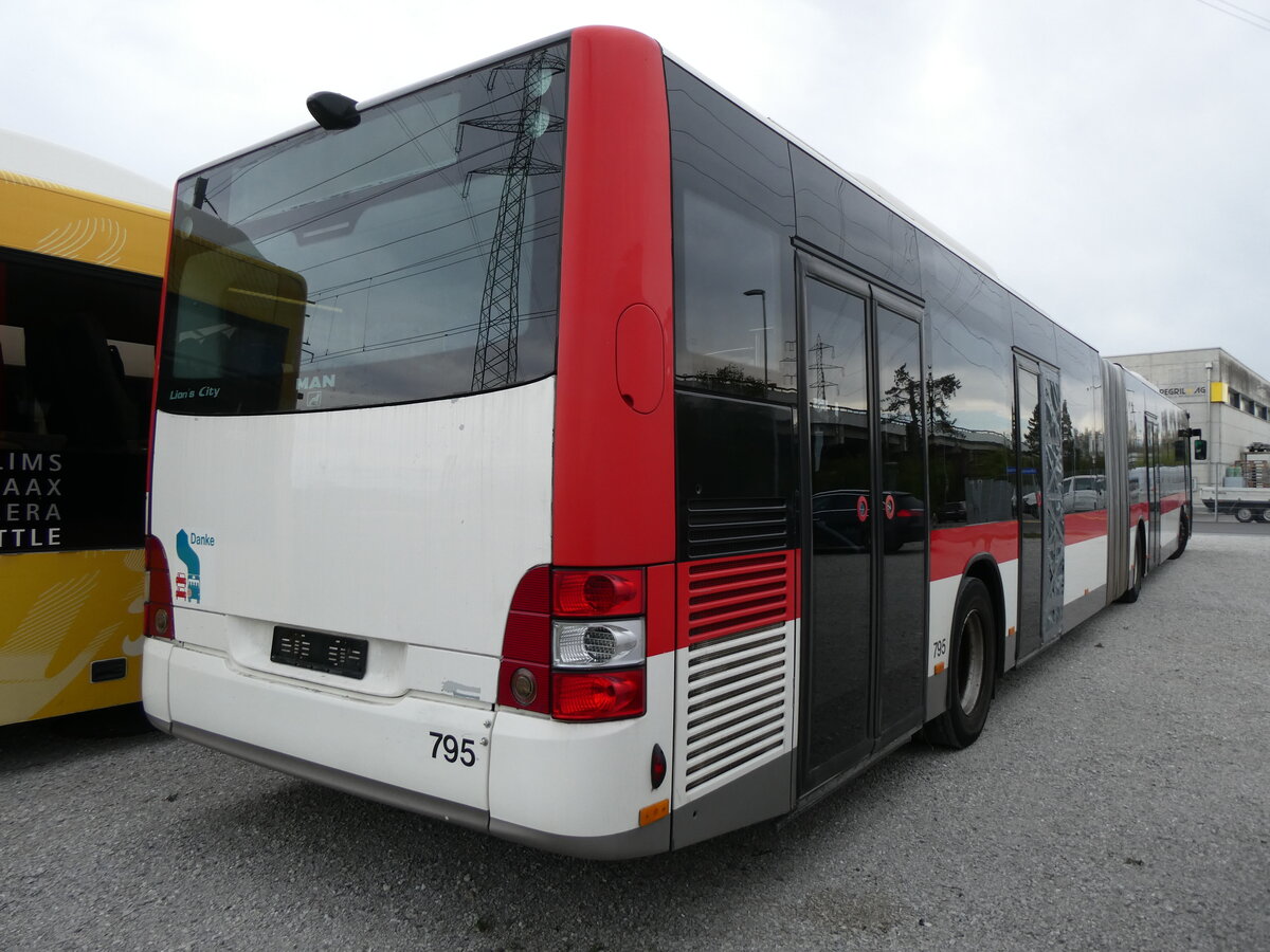(273'902) - VBZ Zrich - Nr. 795 - MAN (ex St. Gallerbus, St. Gallen Nr. 286) am 12. April 2025 in Kerzers, Murtenstrasse