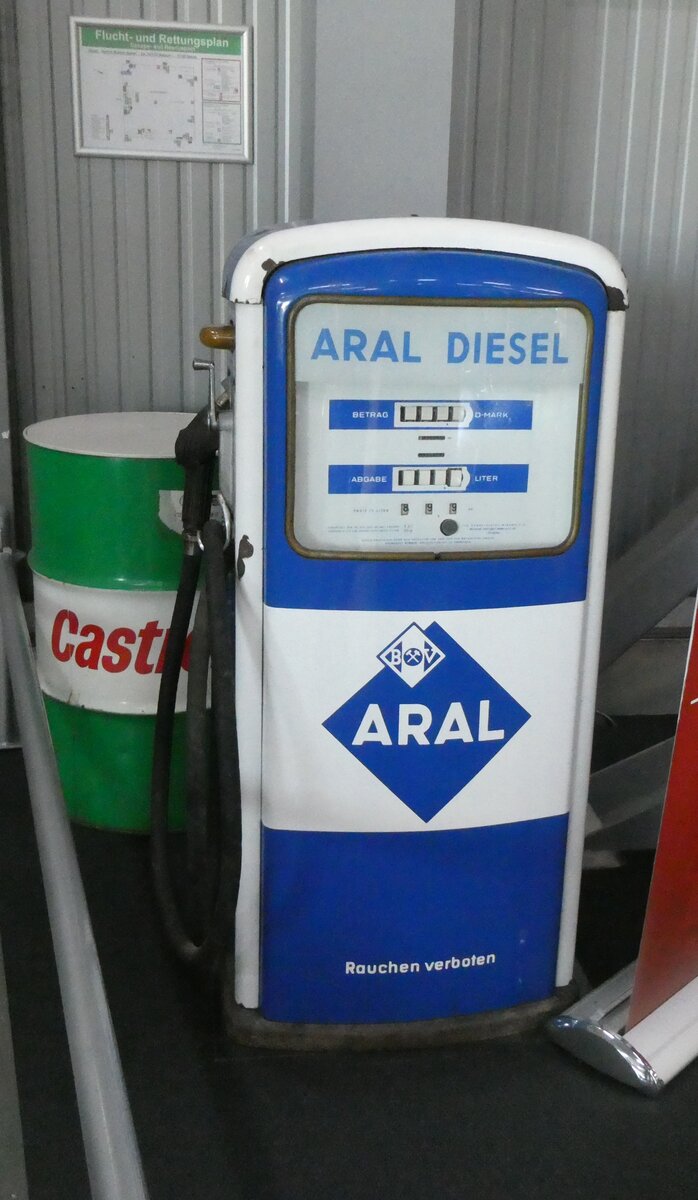 (275'533) - Alte Aral-Tankstelle am 12. Mai 2025 in Speyer, Technik-Museum