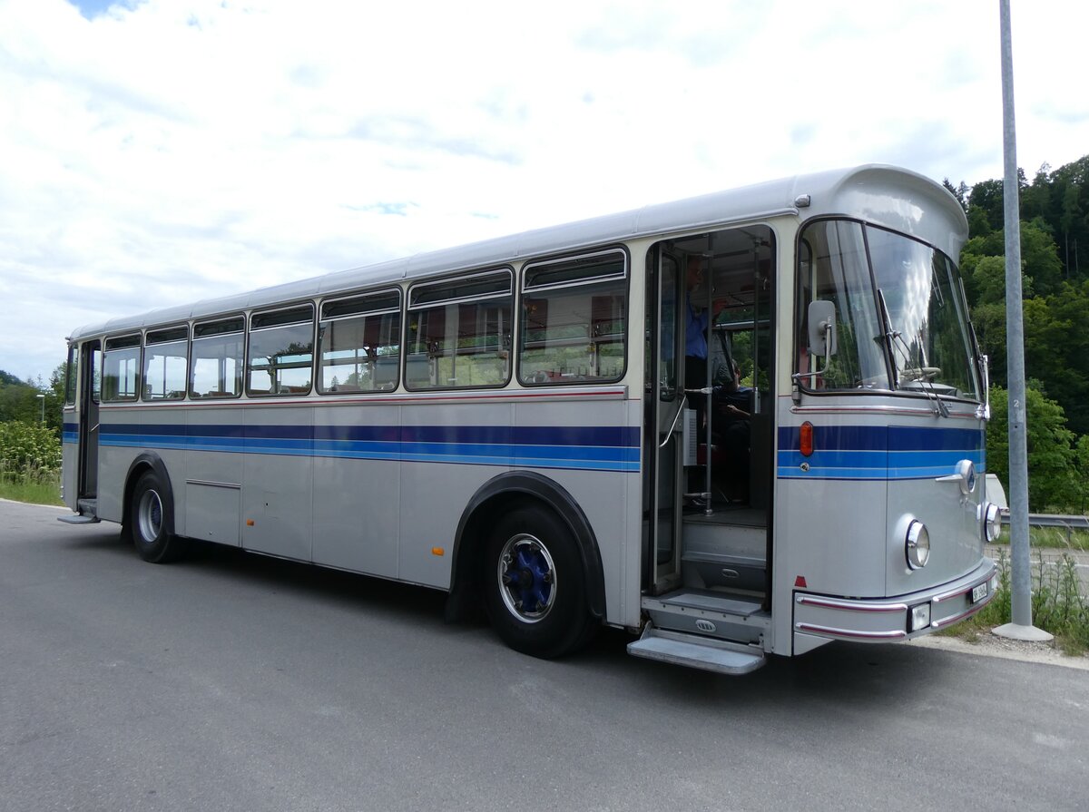 (275'680) - Borer, Neuhausen - SH 19'684 - Saurer/Tscher (ex Schttler, D-Kln; ex Braun, D-Mnster; ex Schmid, Hemishofen; ex Brtsch, Bttenhard; ex ASS Schleitheim Nr. 8) am 17. Mai 2025 in Schaffhausen, Gasthof Ziegelhtte