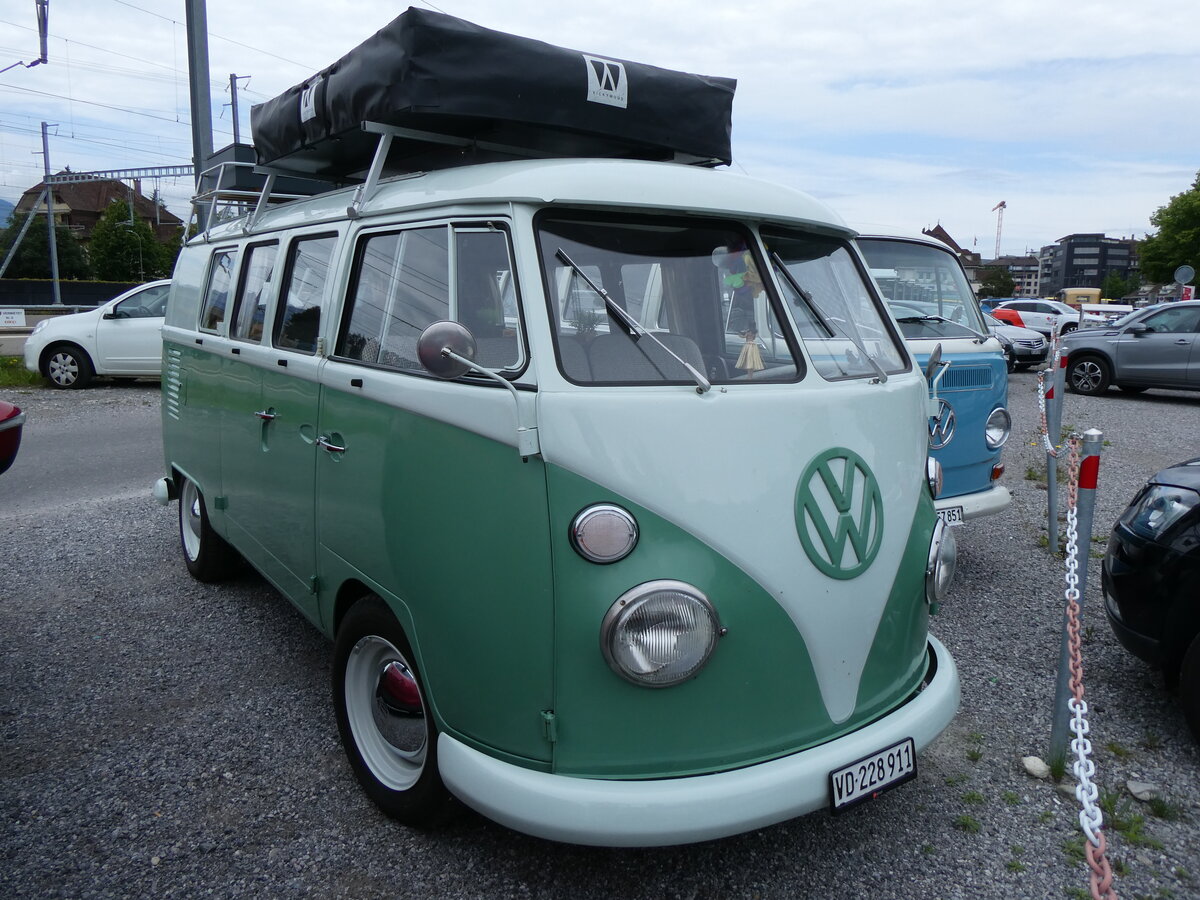 (275'811) - VW-Bus - VD 228'911 - am 25. Mai 2025 in Thun, Rosenau