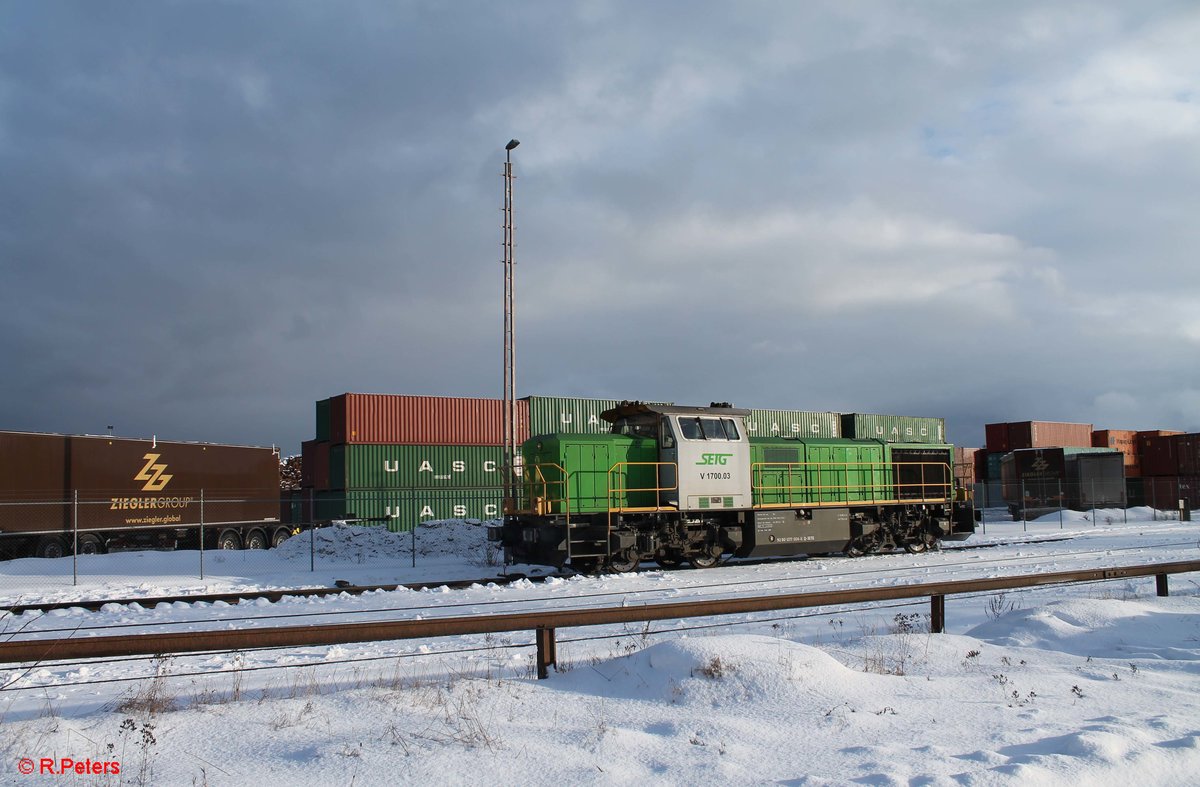 277 004-8 alias V1700.03 beim Umsetzen in Wiesau 14.01.17