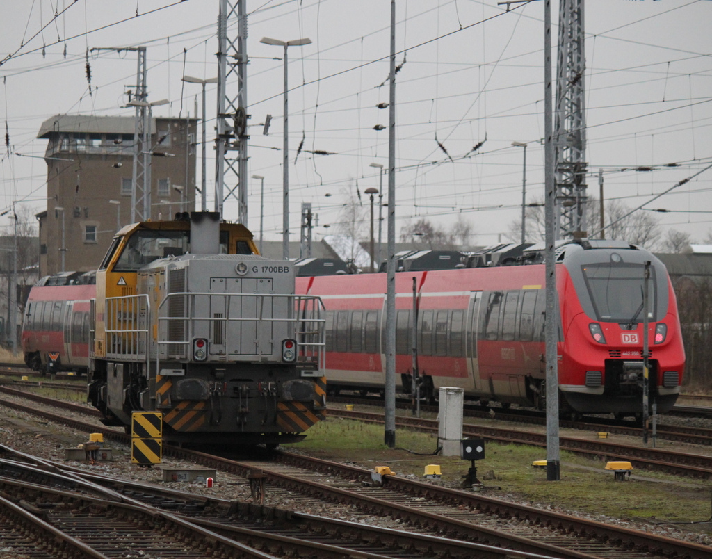 277 031-1 der Firma Schweerbau GmbH stand am 24.01.2015 abgestellt im Rostocker Hbf