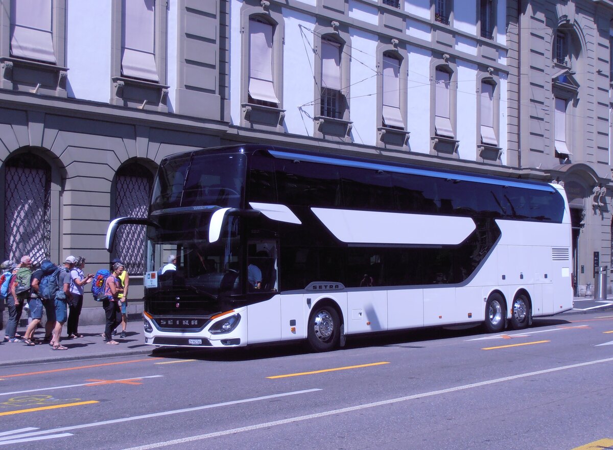 (277'819) - Daimler Buses, Winterthur - ZH 771'894 - Setra am 12. Juli 2025 beim Bahnhof Bern (Einsatz Intertours)