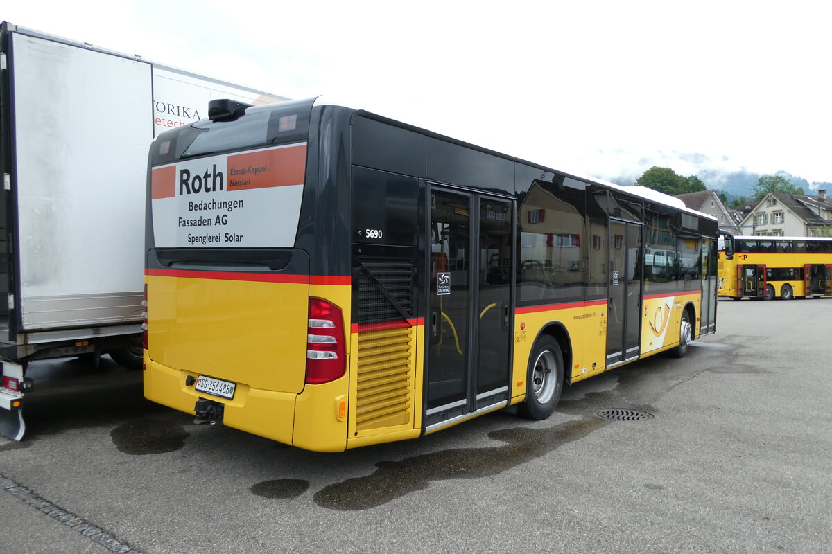 (278'017) - PostAuto Ostschweiz - SG 356'488/PID 5690 - Mercedes (ex Schmidt, Oberbren) am 25. September 2025 in Nesslau, Garage