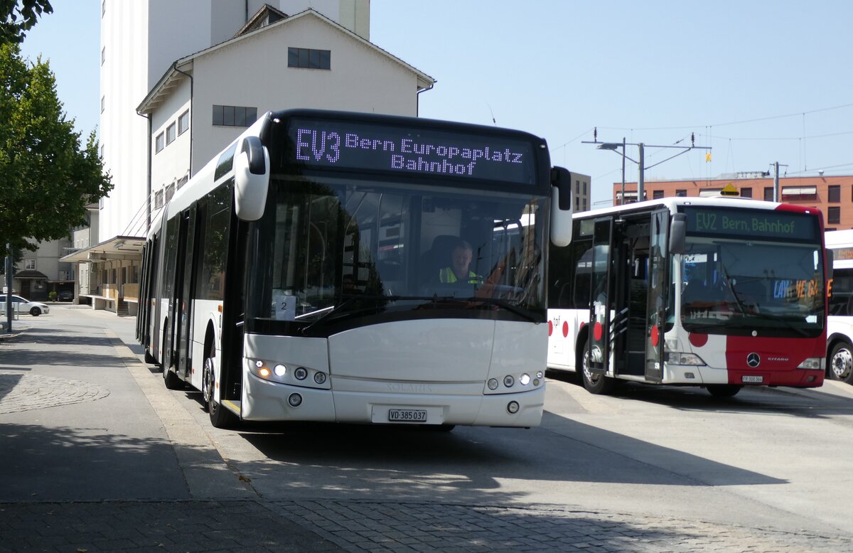(278'864) - Overney, Vevey - VD 385'037 - Solaris (ex AAGR Rothenburg) am 15. August 2025 beim Bahnhof Ddingen