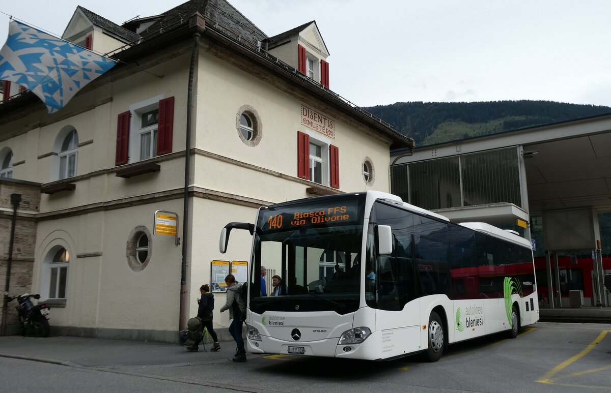 (280'408) - ABl Biasca - Nr. 19/TI 231'019/PID 12'014 - Mercedes am 13. September 2025 beim Bahnhof Disentis