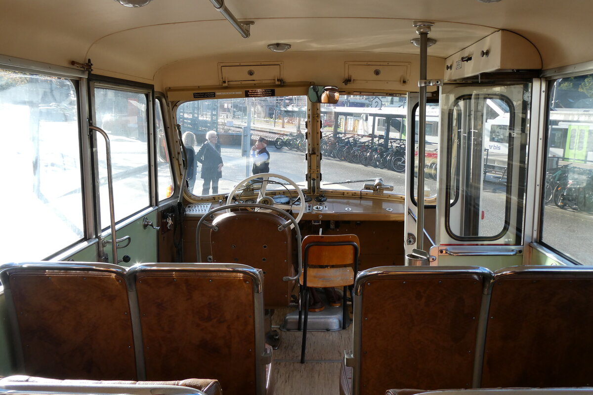 (280'988) - Steiner, Messen - SO 20'142 - Berna/Hess (ex Brtschi, Biberen) am 5. Oktober 2025 beim Bahnhof Langnau (Innenaufnahme) 