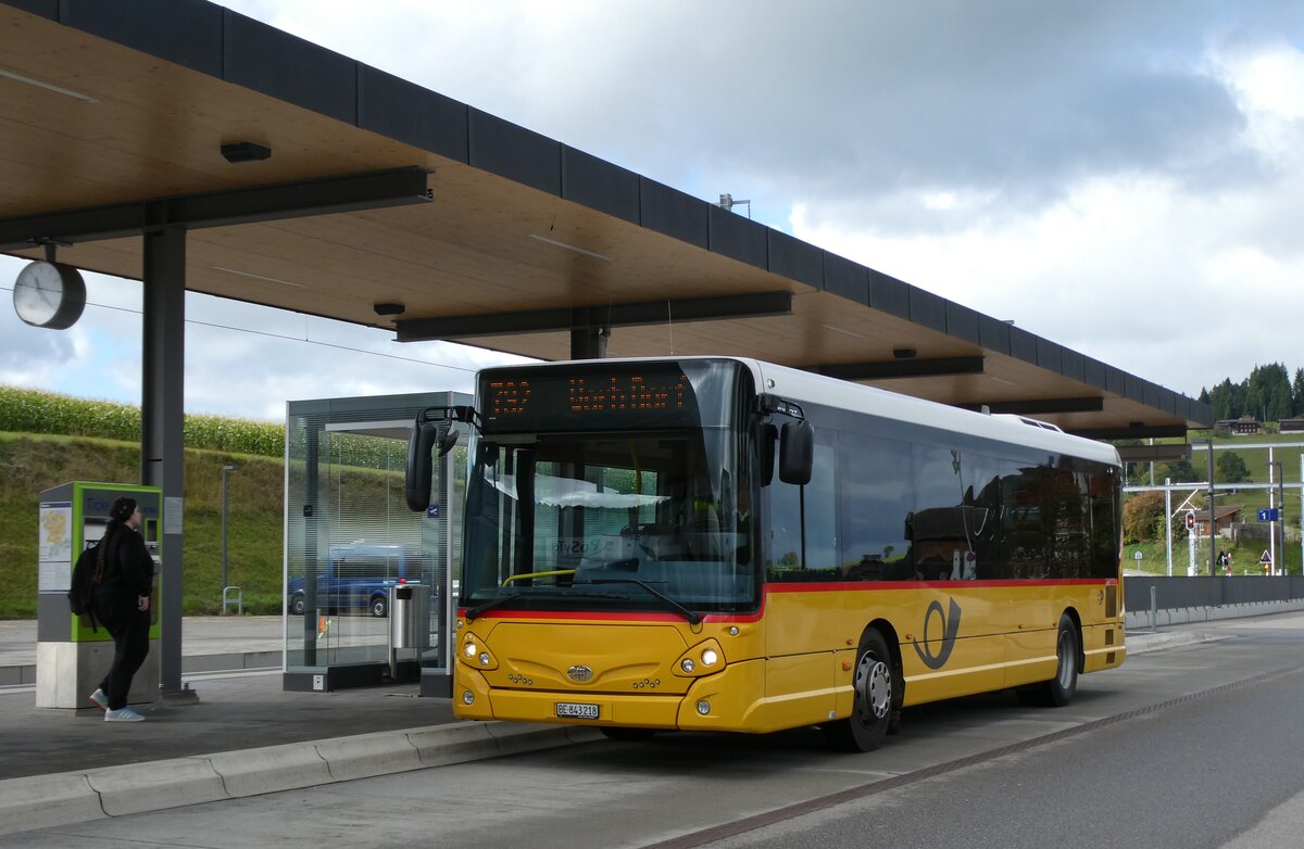(281'017) - PostAuto Bern - Nr. 218/BE 843'218/PID 10'675 - Heuliez am 5. Oktober 2025 beim Bahnhof Biglen (281'017) - PostAuto Bern - Nr. 218/BE 843'218/PID 10'675 - Heuliez am 5. Oktober 2025 beim Bahnhof Biglen