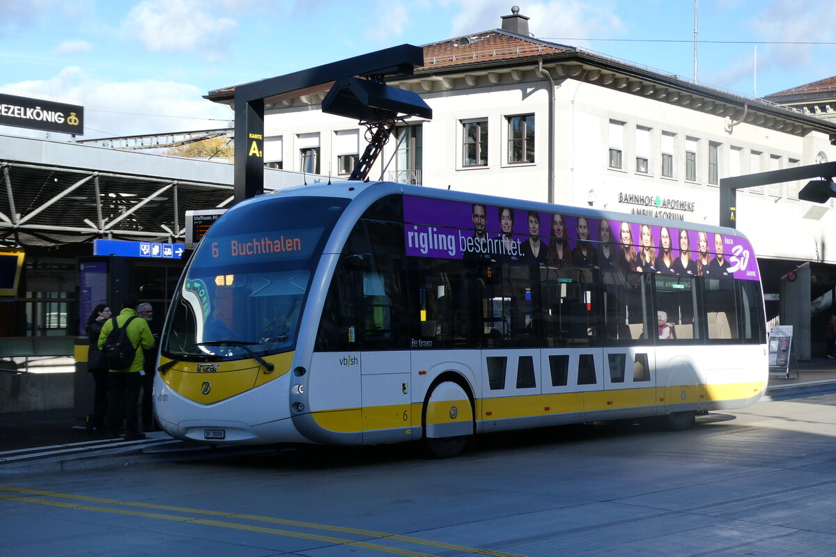 (281'893) - VBSH Schaffhausen - Nr. 6/SH 38'006 - eIrizar am 30. Oktober 2025 beim Bahnhof Schaffhausen