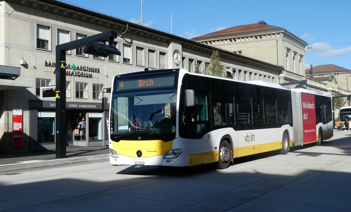 (281'907) - VBSH Schaffhausen - Nr. 15/SH 38'015 - Mercedes am 30. Oktober 2025 beim Bahnhof Schaffhausen