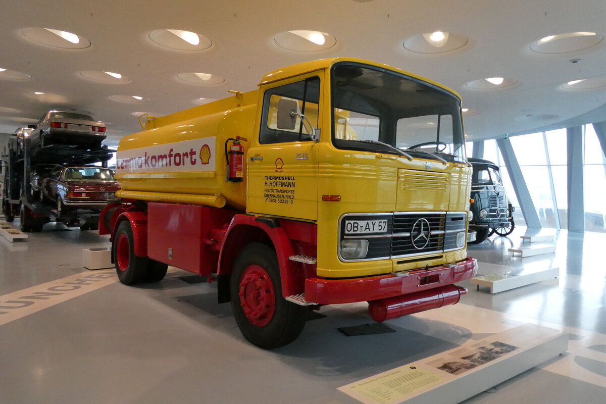 (282'970) - Hoffmann, Oberhausen - OB-AY 57 - Mercedes am 11. Dezember 2025 in Stuttgart, Mercedes-Benz Museum