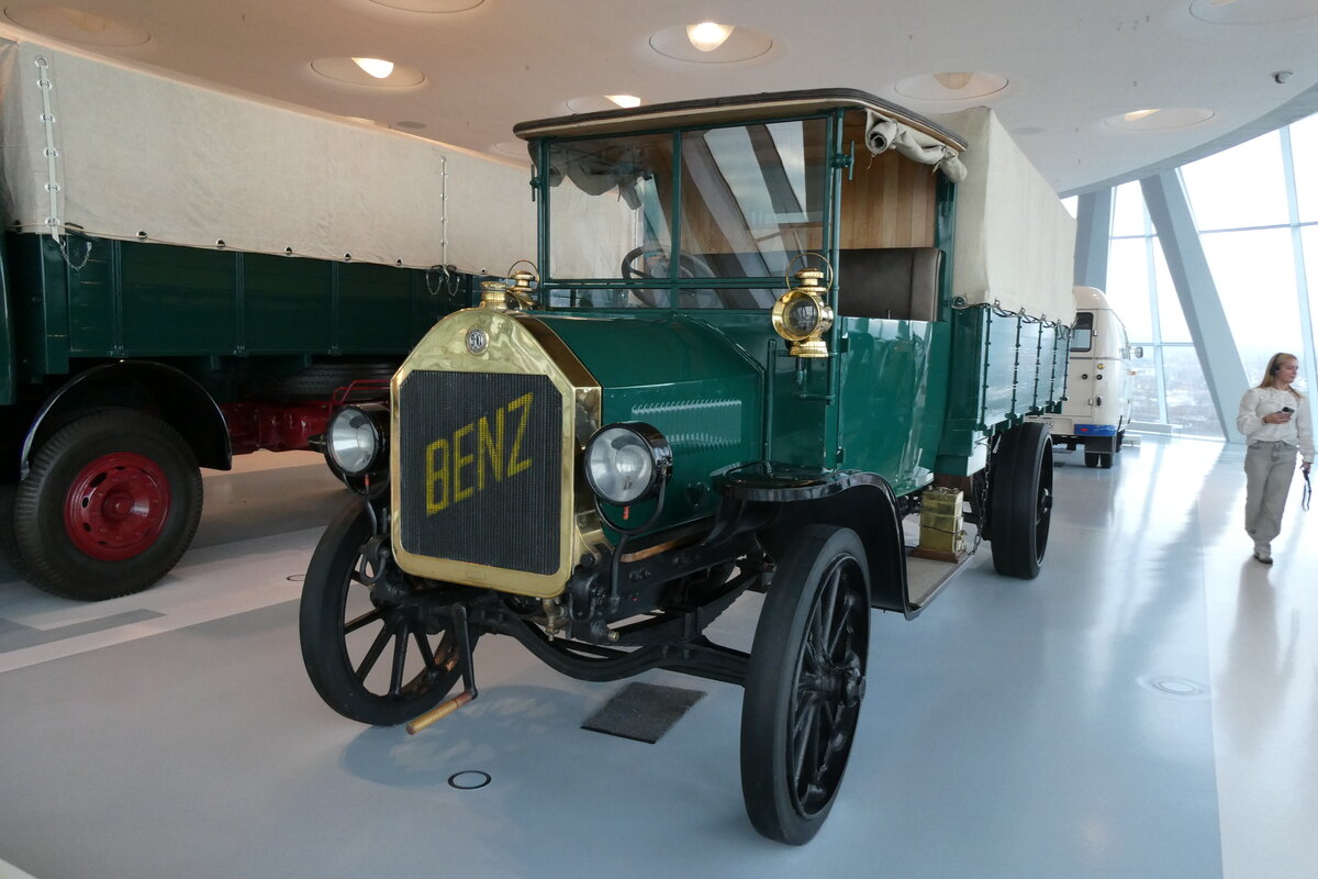 (282'976) - Benz, Mannheim - Benz am 11. Dezember 2025 in Stuttgart, Mercedes-Benz Museum
