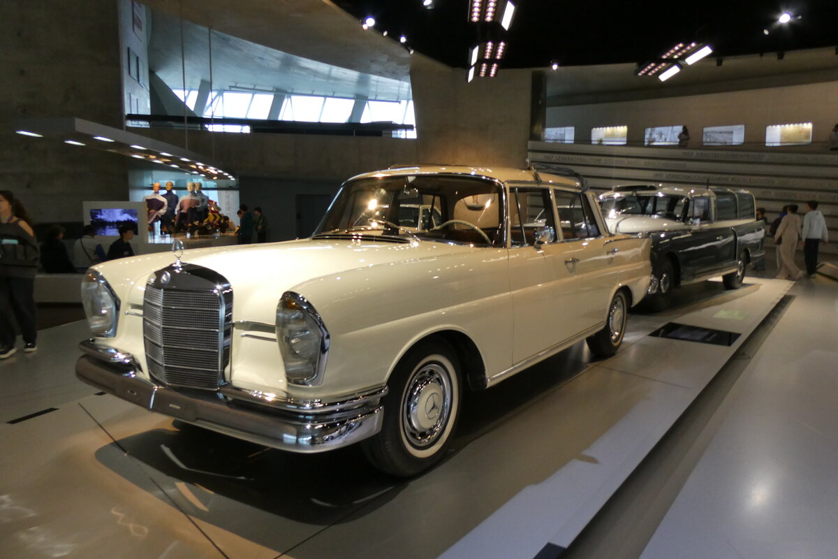 (283'021) - Mercedes am 11. Dezember 2025 in Stuttgart, Mercedes-Benz Museum
