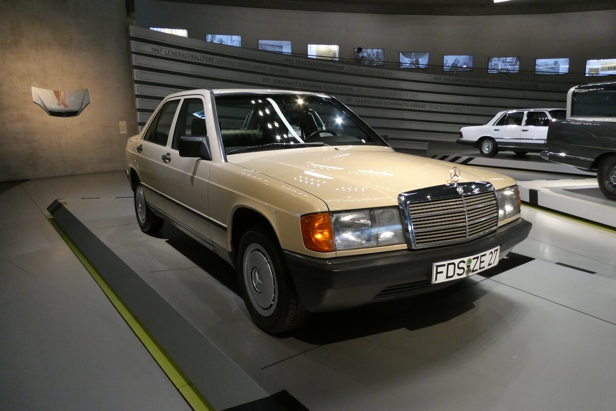 (283'023) - Mercedes - FDS-ZE 27 - am 11. Dezember 2025 in Stuttgart, Mercedes-Benz Museum