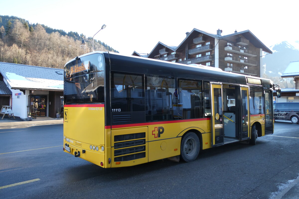 (283'515) - PostAuto Bern - Nr. 11'113/BE 745'481/PID 11'113 - Solaris (ex Nr. 481) am 26. Dezember 2025 beim Bahnhof Gstaad